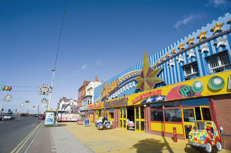amusement arcades on blackpool promenade