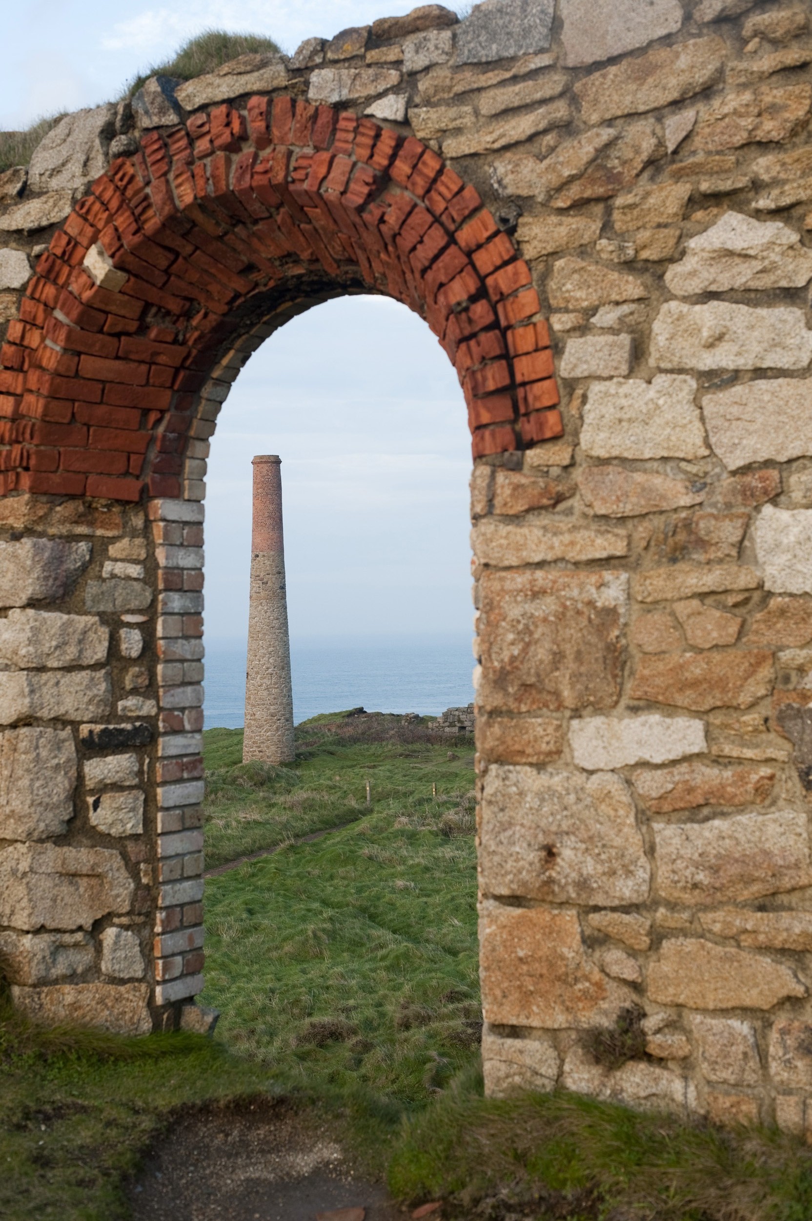 an image of mine ruins, cornwalls tin mining heritage coastline