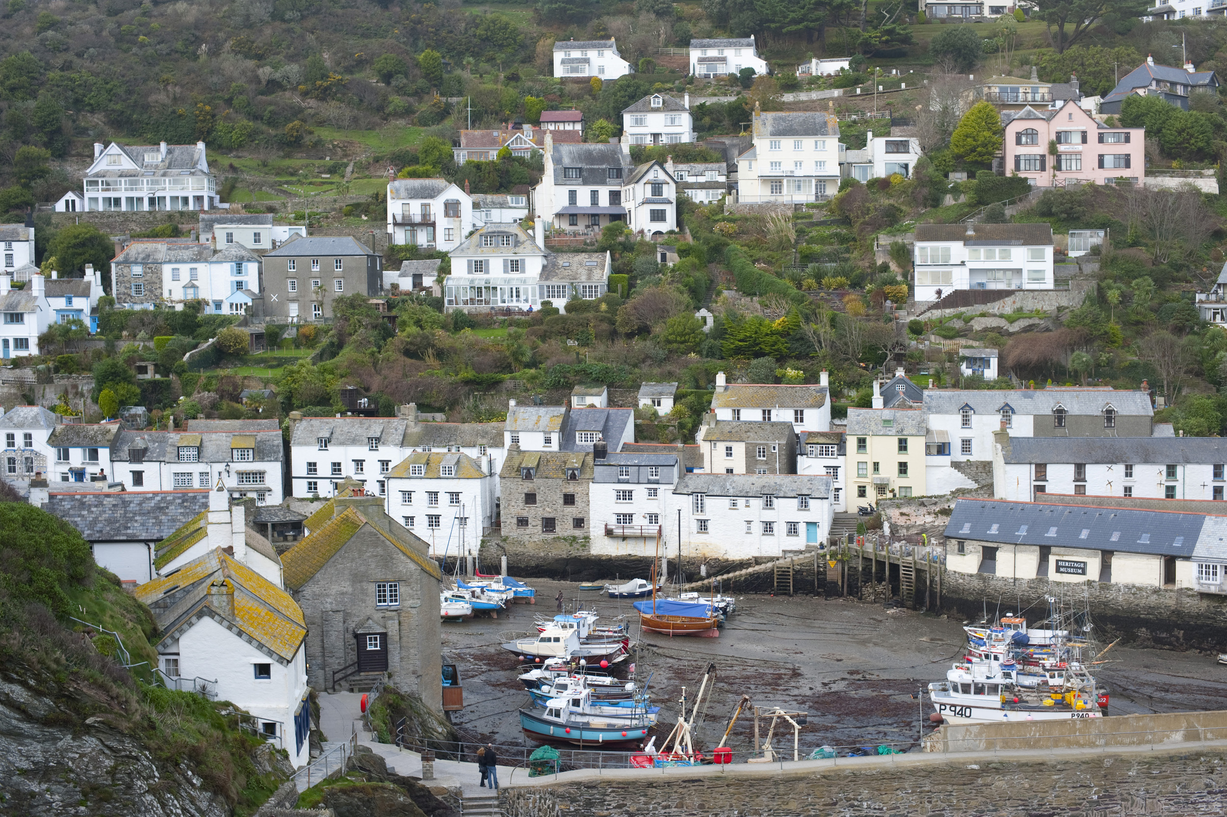 an image of a view of the fishing community of polperro, cornwall