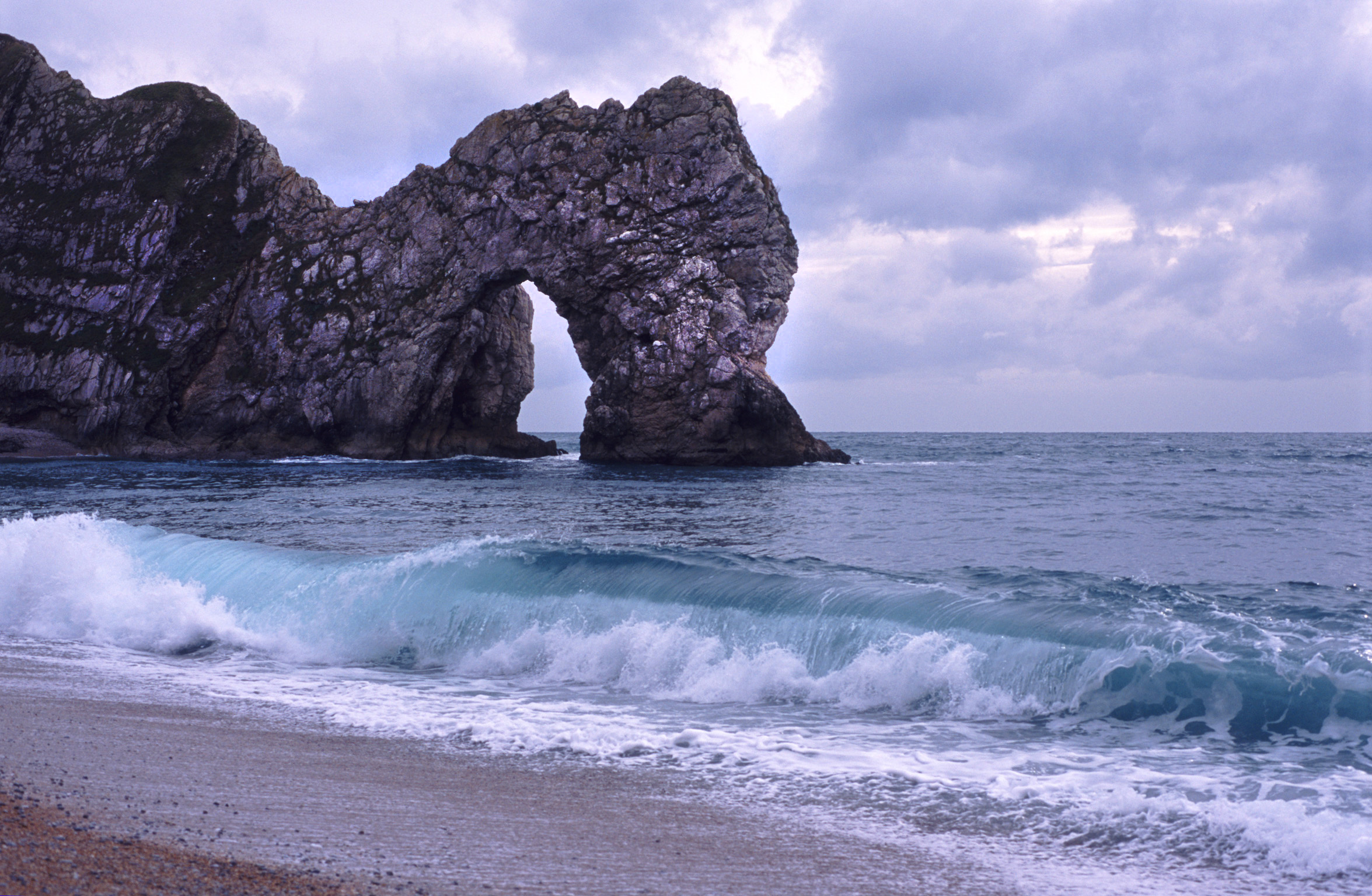 an image of durdle door rock arch, jurassic coast, dorset