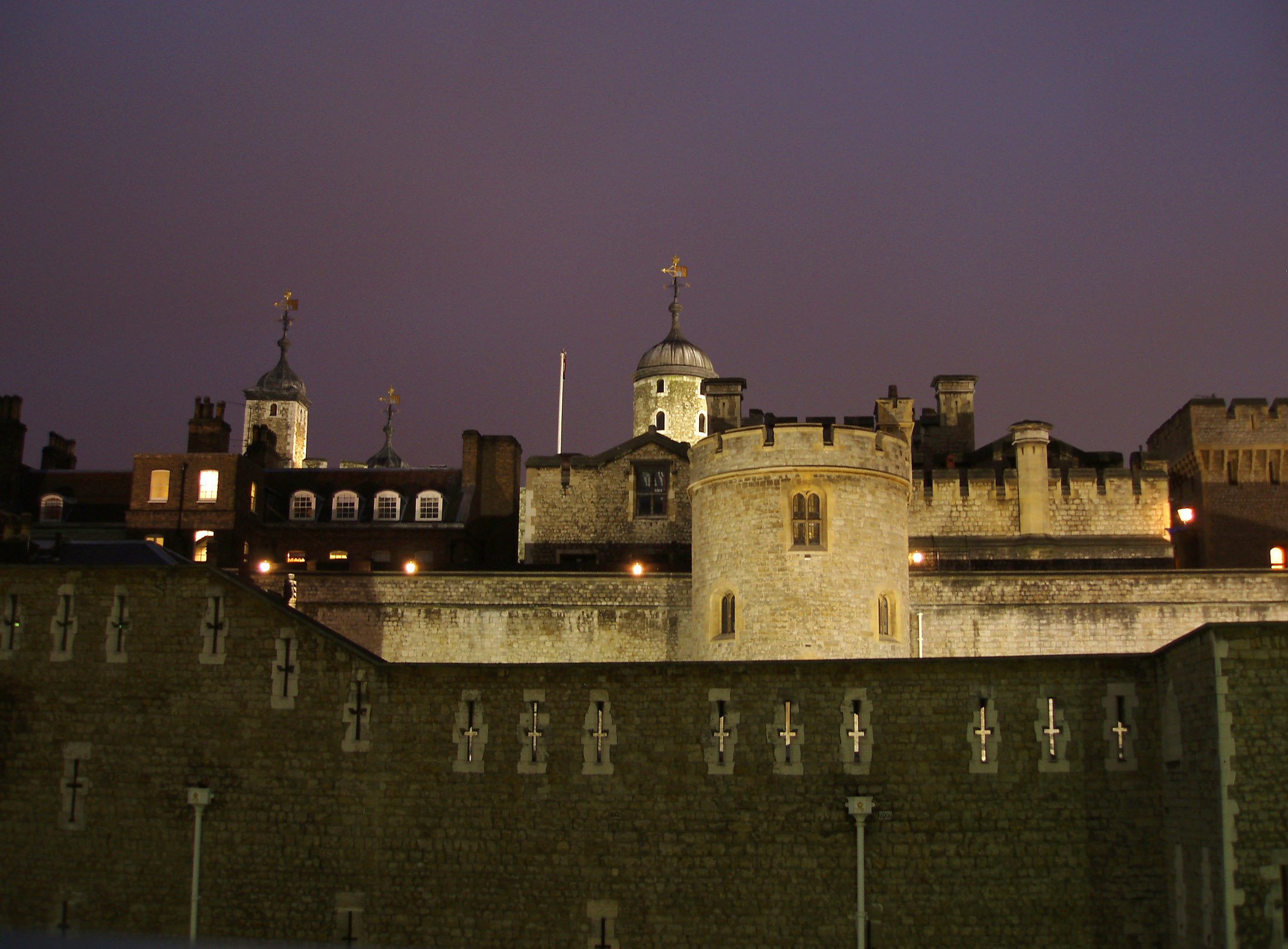 an image of Exterior Design of Tower Building of London, Captured at Night Time.