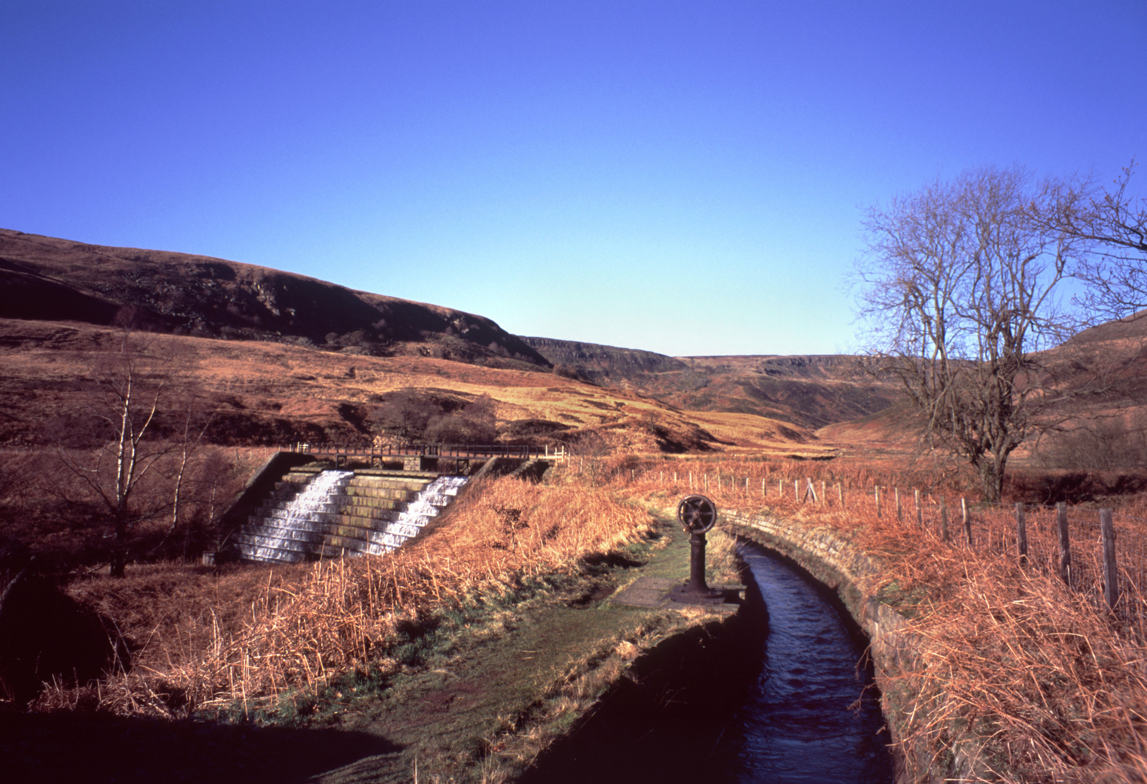 an image of beautiful winter day in a pennine valley