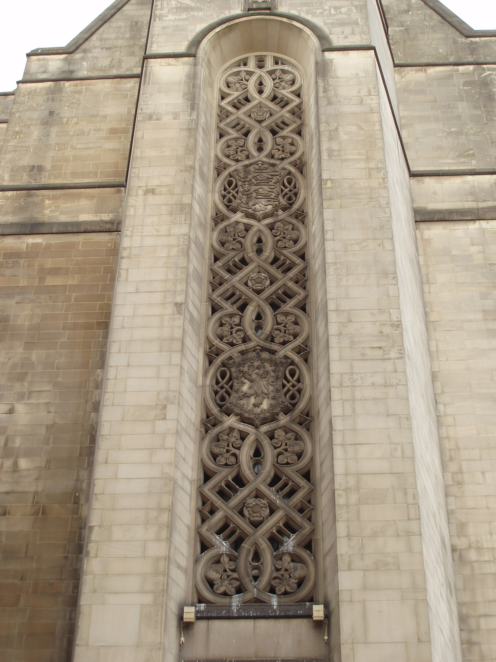 an image of architectural detals of the extention to manchester town hall