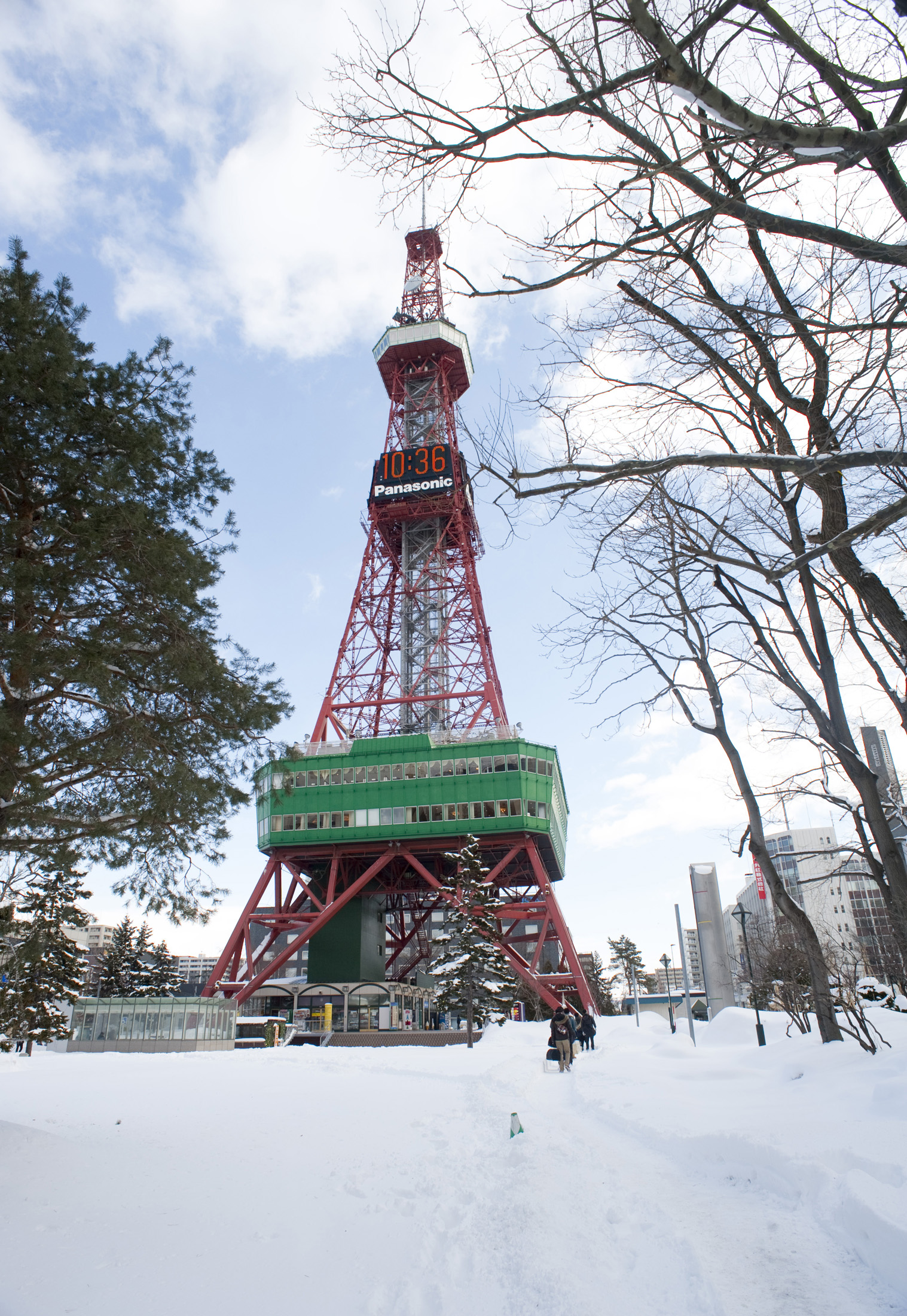 an image of Sapporos landmark TV tower the Terebi-tu