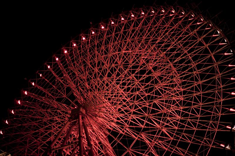 Night time view of the Tempozan Ferris Wheel, Osaka, japan