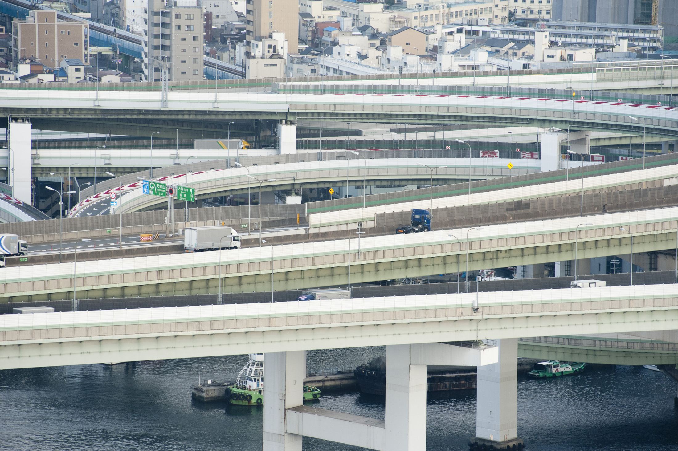 an image of Complex network of elevated roads in Osaka, Japan