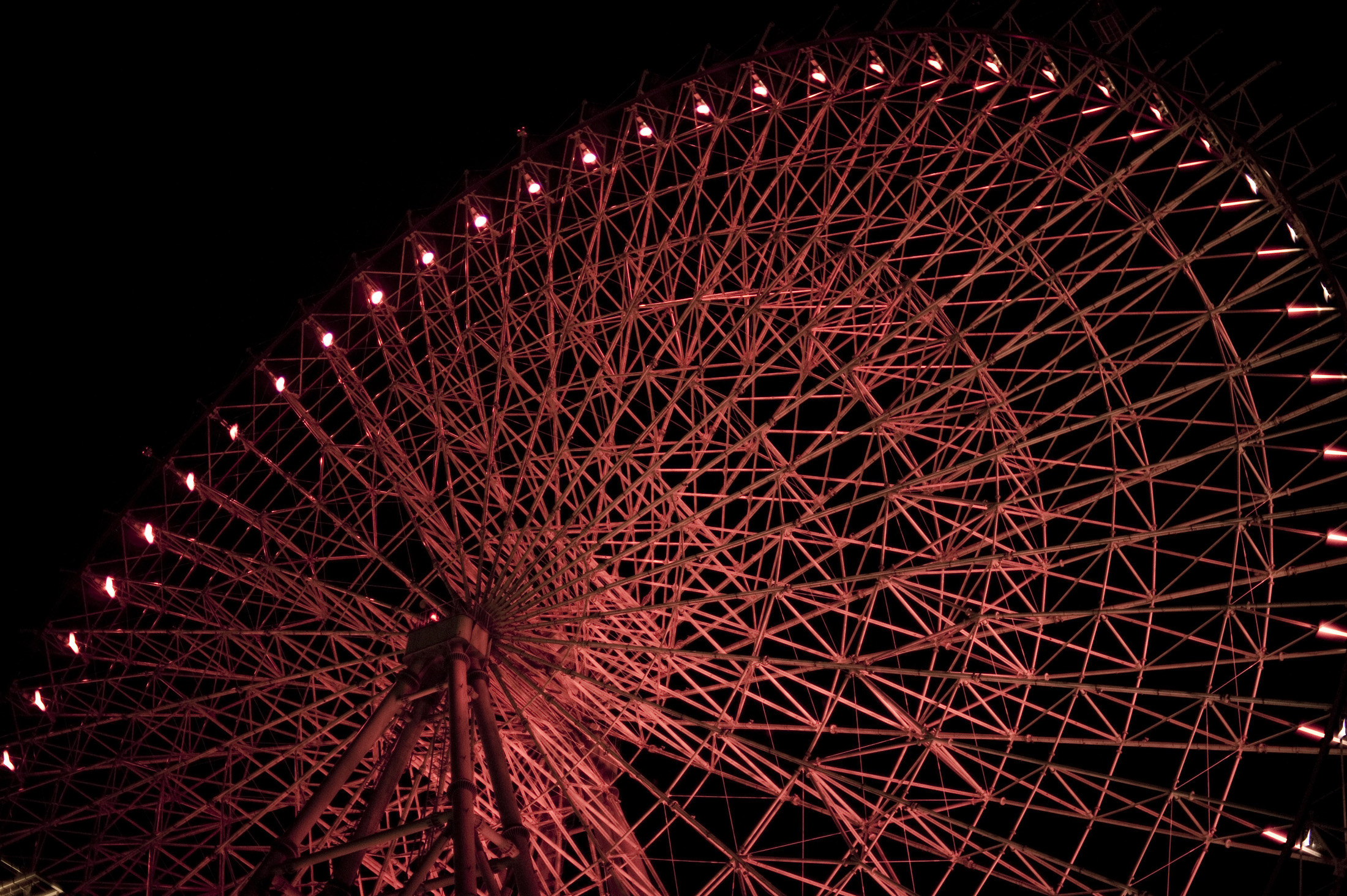 an image of Night time view of the Tempozan Ferris Wheel, Osaka, japan
