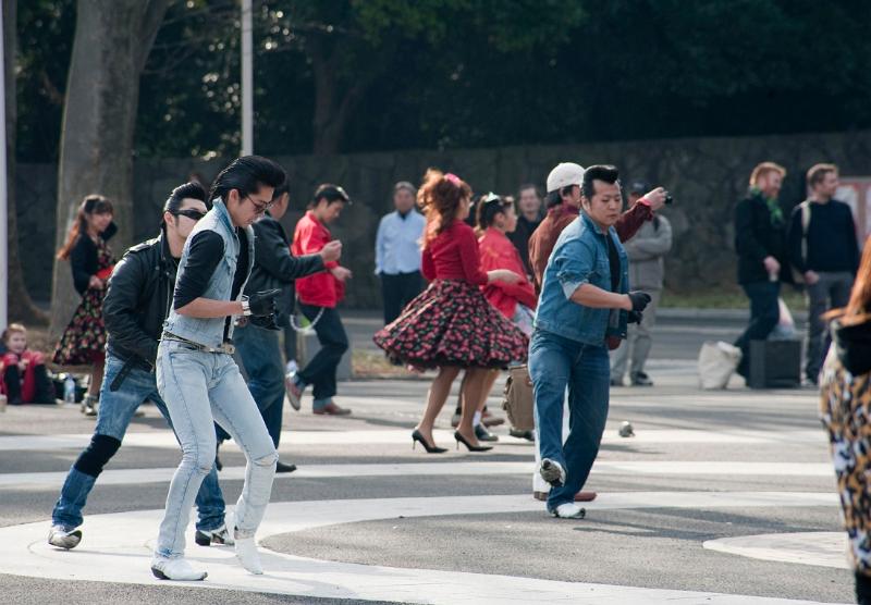 retro dancers in Yoyogi Park, (Yoyogi koÂen) tokyo, Japan - not model released