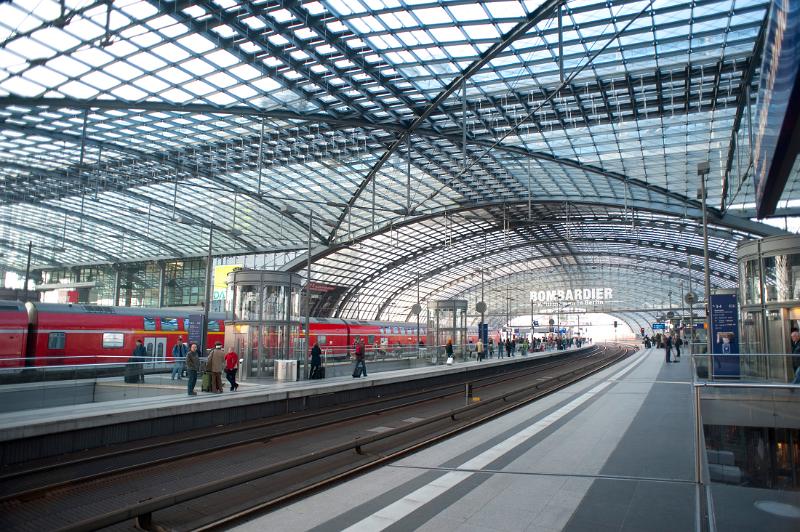 the hauptbahnhof, berlin's new main railway station