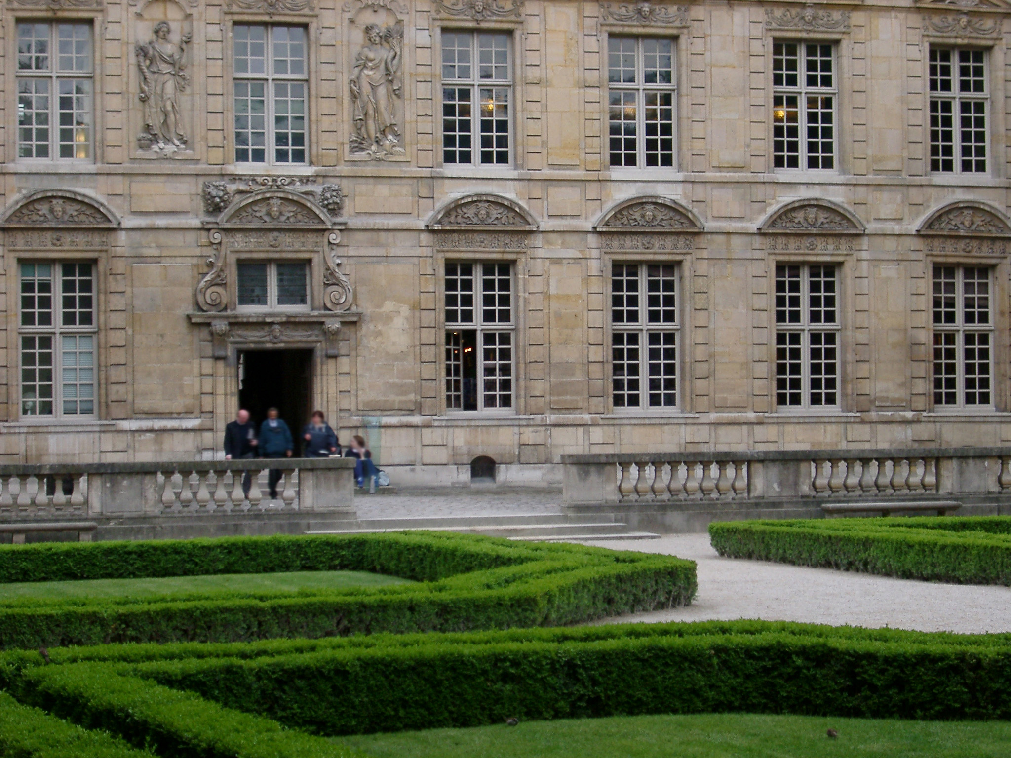 an image of Courtyard Building in Place des Vosges City Square in Paris, France